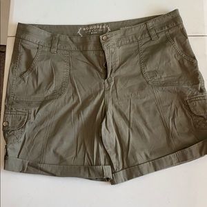 Olive Modern Bermuda shorts